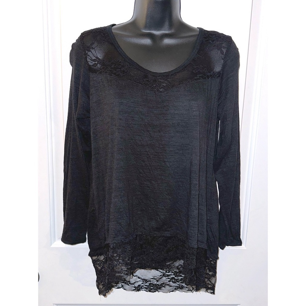 Vocal Women's Long Sleeve black lace top